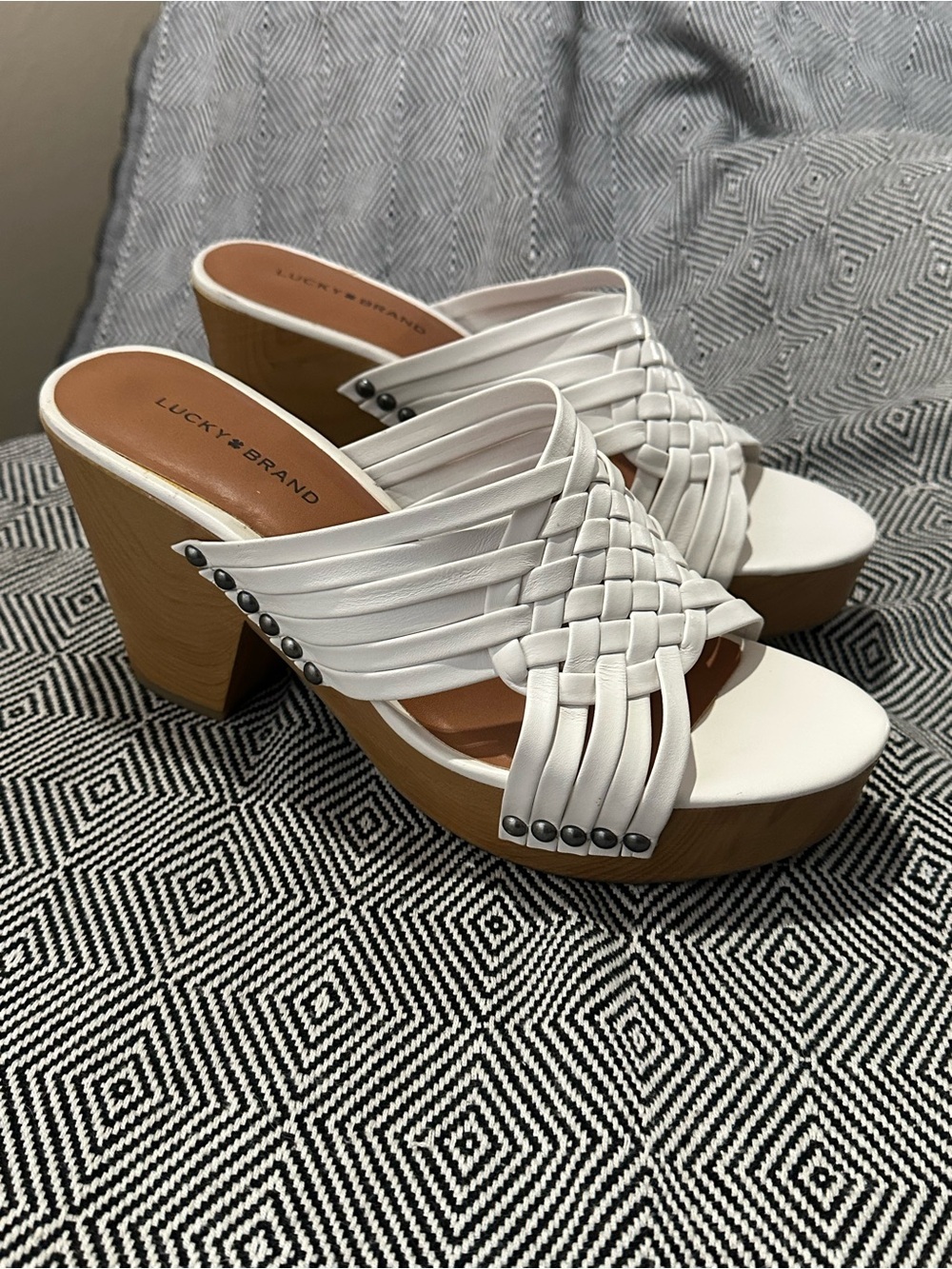 Lucky Brand Tellimi White Woven Leather Platform Wood Heel Sandals 8